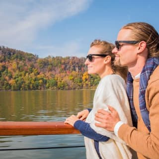 Grand Palisades Fall Foliage Cruise in New York