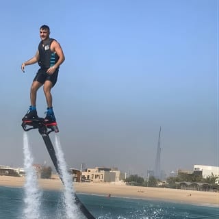 حصرياً: Flyboard في دبي مع الصور ومقاطع الفيديو