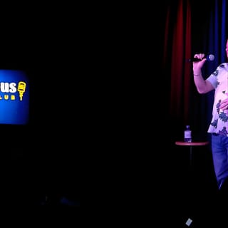 Delirious Comedy Club At Hennessy's Tavern Downtown Las Vegas