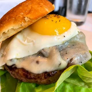 MC Kitchen: Waygu Burger