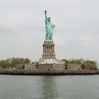 Cruise around Statue of Liberty & Manhattan Skyline
