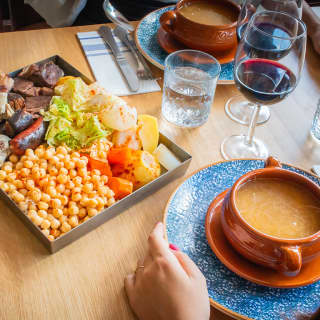 Cocido madrileño en tres vuelcos en Descaro Madrid