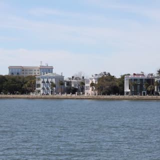 1.5-Hour Charleston Harbor Cruise with Live Narration