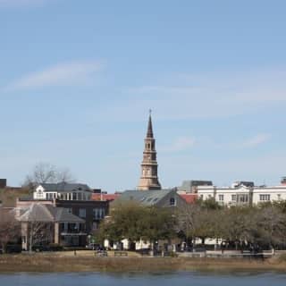 1.5-Hour Charleston Harbor Cruise with Live Narration