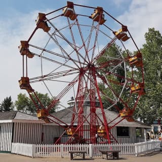 Calgary History Bus Tour with Heritage Park Admission