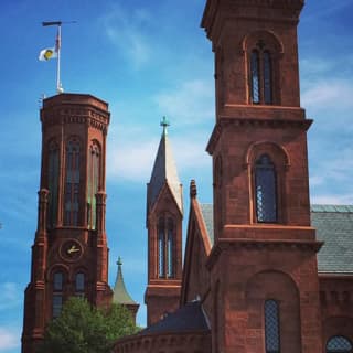 Castle to Capitol: Museums of the National Mall Walking Tour