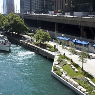 Chicago: Architecture Foundation Center River Cruise aboard Chicago's First Lady