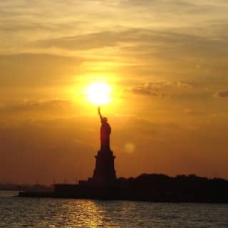 Statue of Liberty and Ellis Island 60 Minute sightseeing Cruise