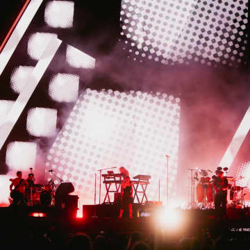 OFFLIMITS Music Festival - Shakira, Jonas Brothers, NE-YO & More 8