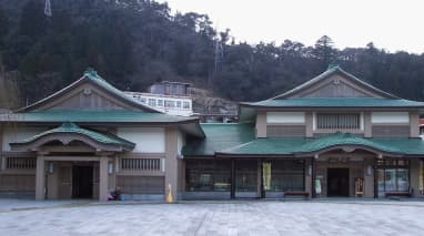 山中座広場