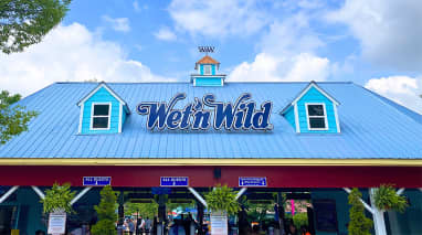 Wet 'n Wild Emerald Pointe Water Park