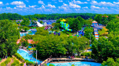 Wet 'n Wild Emerald Pointe Water Park