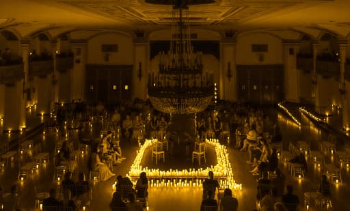 Candlelight: 90s Hip-Hop on Strings