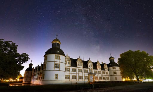 Schloß Neuhaus 1