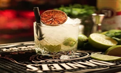 Commo Cocktail Bar 3