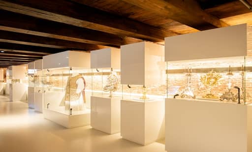 Our Lord in the Attic Museum (Former Hidden Catholic Church) 2