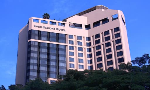 Four Seasons Hotel Singapore 1