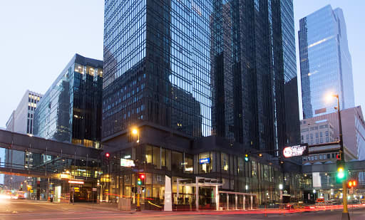 The Marquette Hotel, Curio Collection by Hilton 1