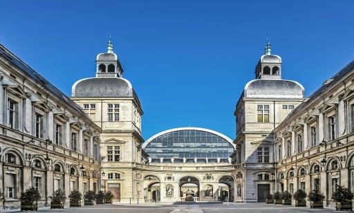 1 Place de la Comédie 3