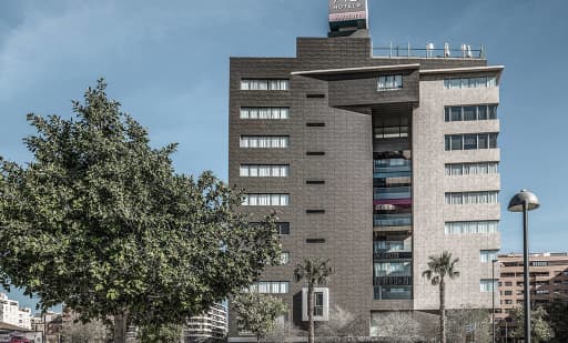 AC Hotel by Marriott Alicante 1