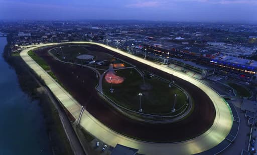Hippodrome de Lyon - Carré de soie 1