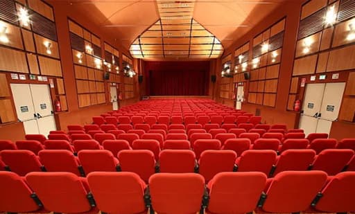 Teatro Cardinal Massaia 1