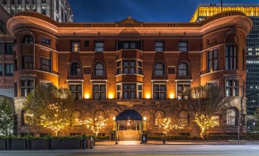 Dining in the Dark: A Unique Blindfolded Dining Experience at Detroit Club