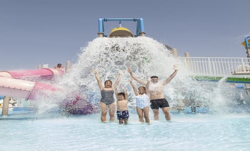 Parque Warner Beach 1