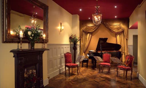 1901 Arts Club 1