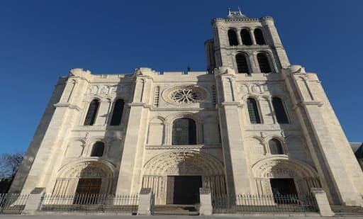 Place du Panthéon 3