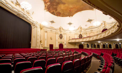 Splendid Palace 4