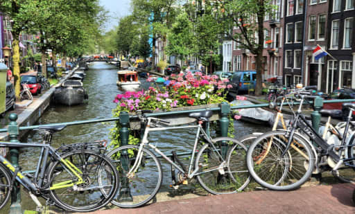 Anne Frank Statue 2