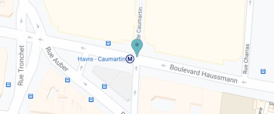 Angle Haussmann / Caumartin - Devant l'entrée du Printemps, 75009