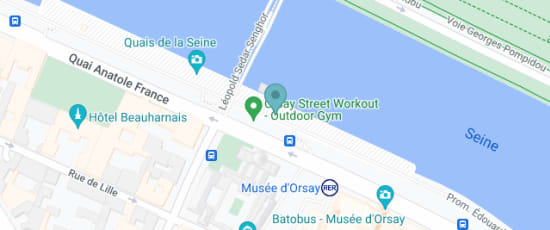 au pied du Musée d'Orsay, Port de Solférino, 75007