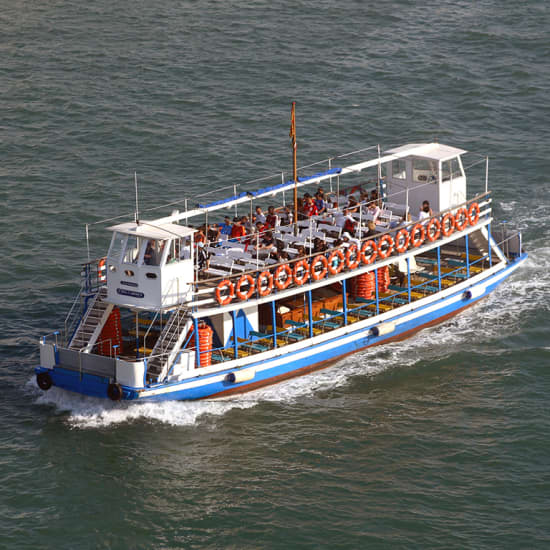 ﻿Las Golondrinas: visit the port by boat