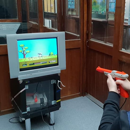 Pixel Museum : Joue à des jeux vidéo sur 50 consoles