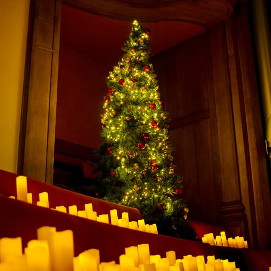 Candlelight: Christmas Classics
