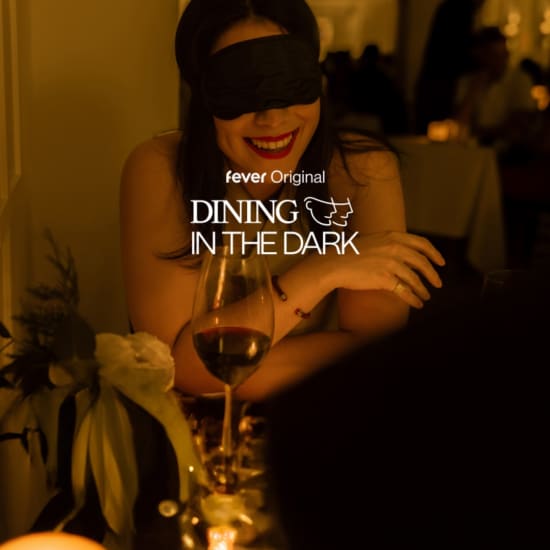 ﻿Dining in the Dark: Una experiencia gastronómica única con los ojos vendados en La Vibra