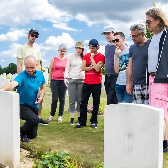 Campos de batalla del Somme desde París con monumento australiano & Catedral de Amiens