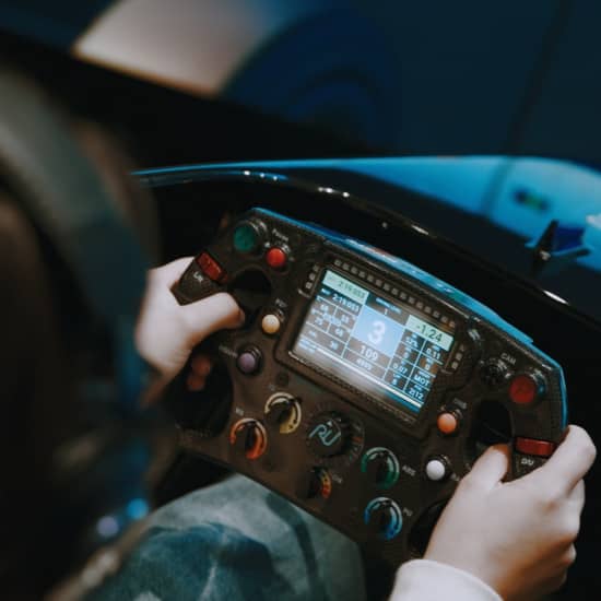 Simulador real de Fórmula: Racing Unleashed - Valentine's Day experience in Edificio Torona