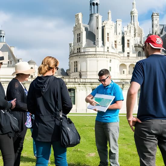 Excursion d'une journée en petit groupe dans la vallée de la Loire, avec vins et châteaux, au départ de Paris