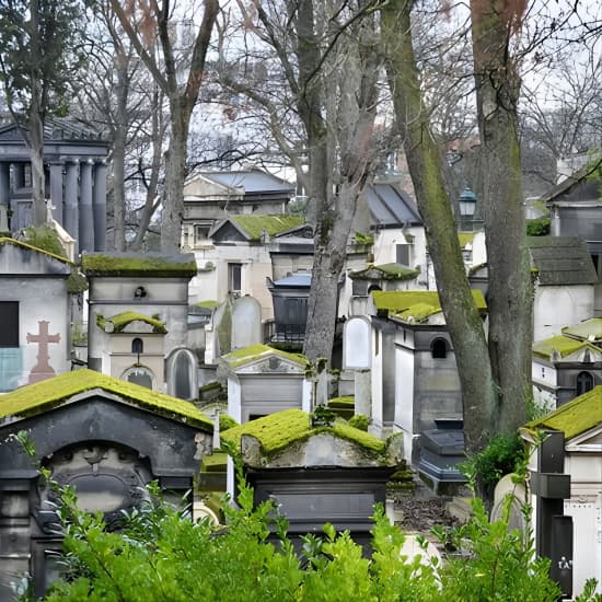 Visita a pie del Cementerio de Pere Lachaise en París