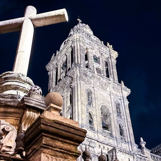 Día de Muertos en CDMX: Tour de Leyendas, Misterios y Chocolate