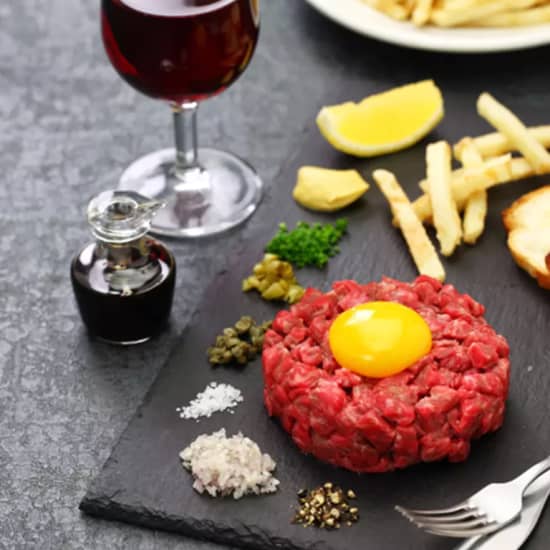 Espacio Vino: vino y steak tartar