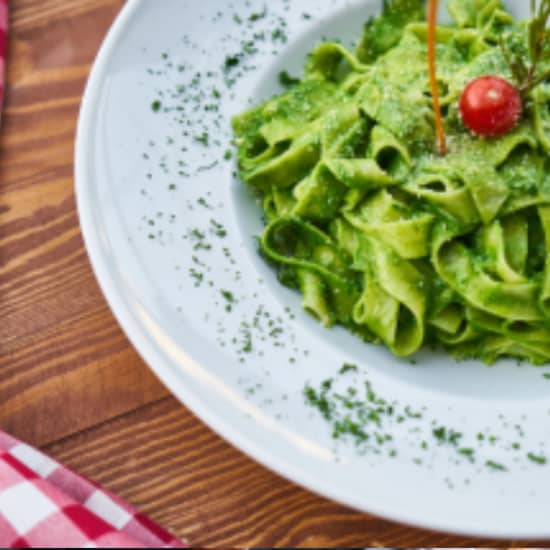 ﻿Pasta clásica hecha a mano con pesto fresco - Atlanta