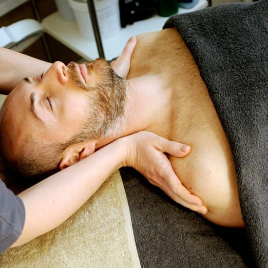 Massage Californien ou Deep Tissue de 55 minutes (réservé aux femmes)