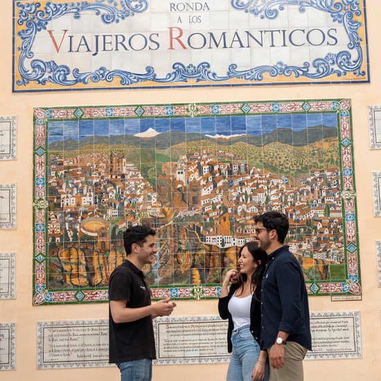 Desde Málaga: Tour por la ciudad de Ronda y experiencia en bodega con cata de vinos – Tour Premium en Grupo Pequeño