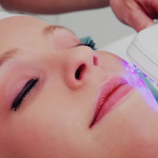 Look Flawless! Light Therapy Mini Facial
