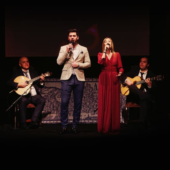 Fado in Chiado, espetáculo de fado ao vivo em palco há 15 anos.