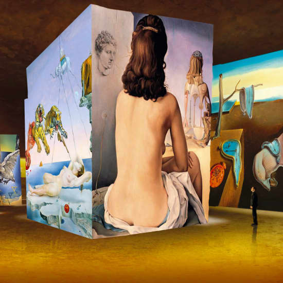 Exposition immersive Dalí et Gaudí à l'Atelier des Lumières